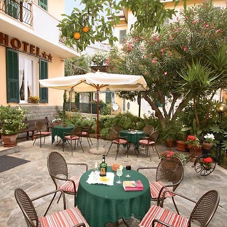Hotel Villa Bianca Laigueglia Kültér fotó